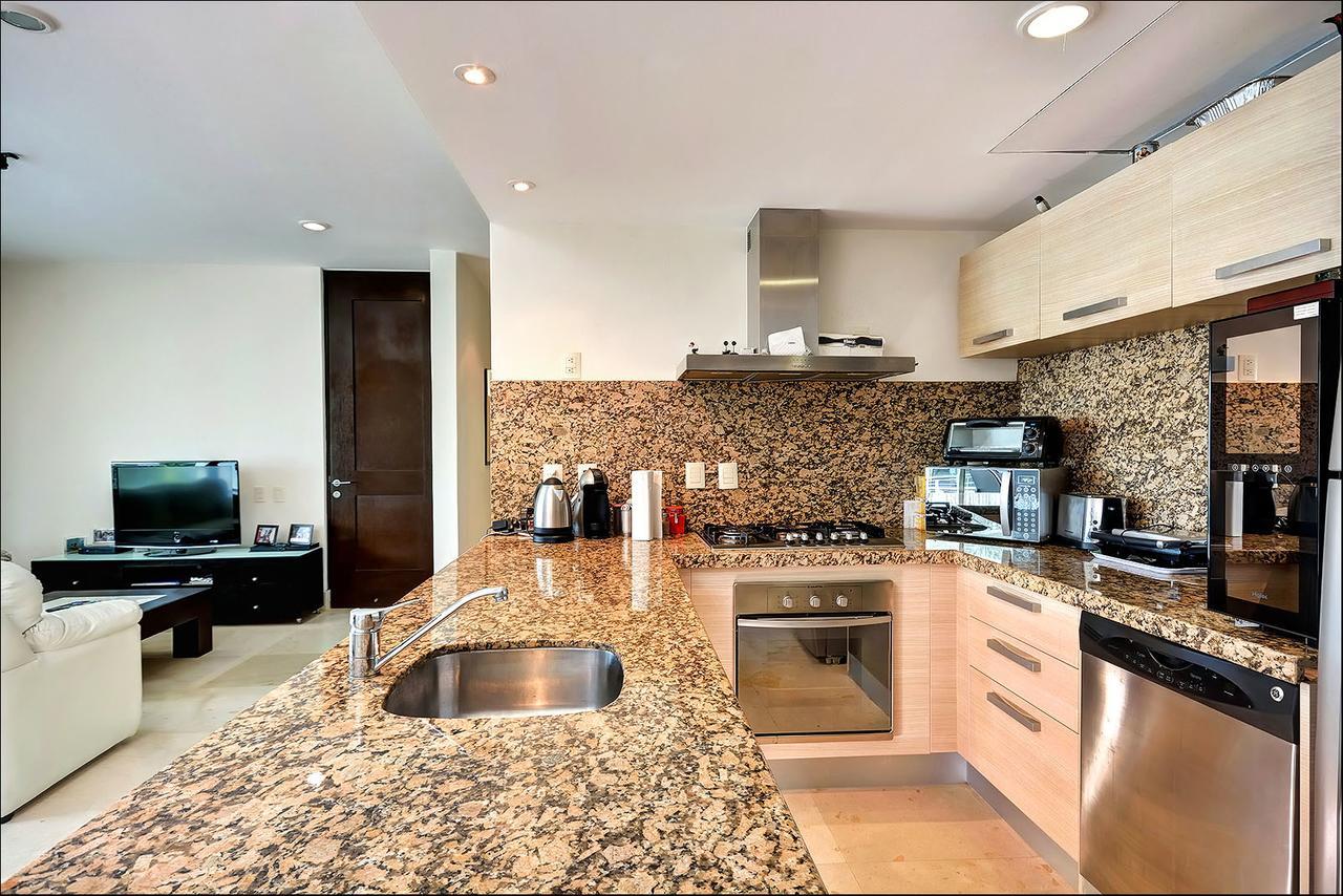 Luxurious & Central Condo In Playa Steps From The Beach Playa del Carmen Dış mekan fotoğraf